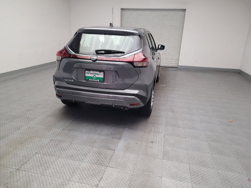 Used 2022 Nissan Kicks S FWD image 7