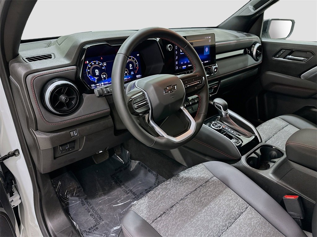 Used 2024 Chevrolet Colorado Z71 w/ Z71 Convenience Package 2 image 9