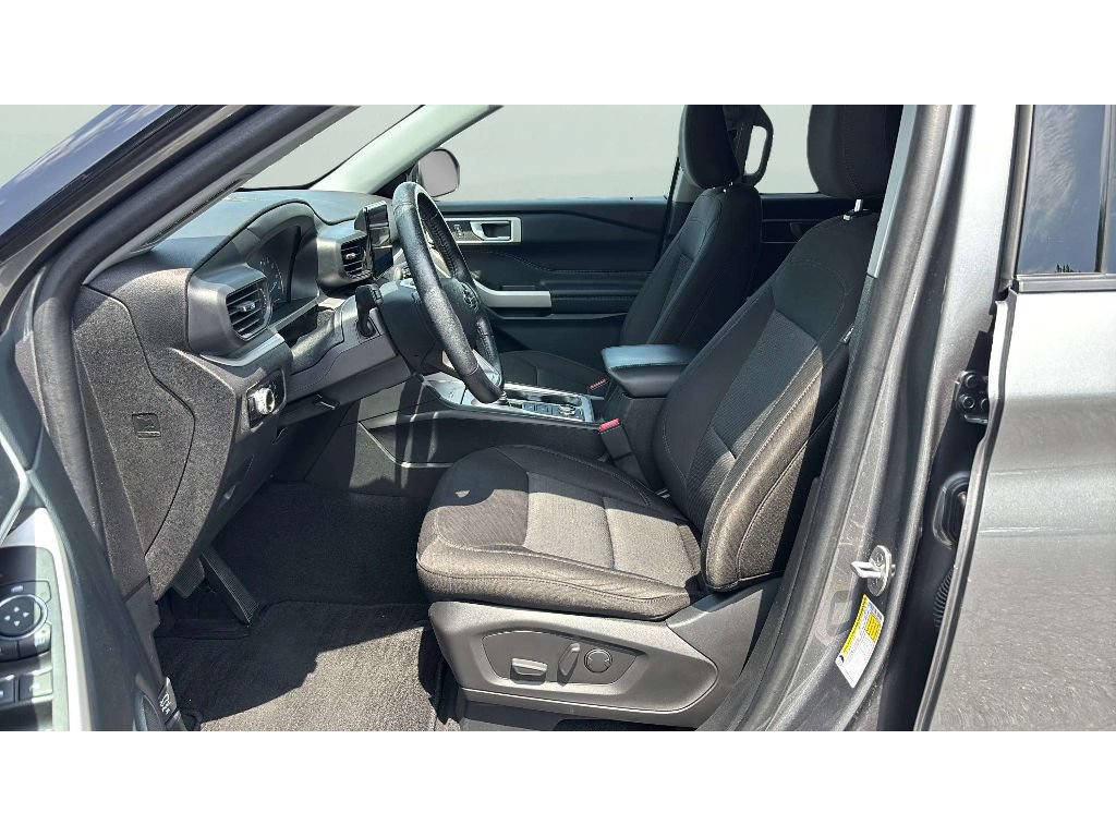 Used 2023 Ford Explorer XLT AWD/4WD image 11