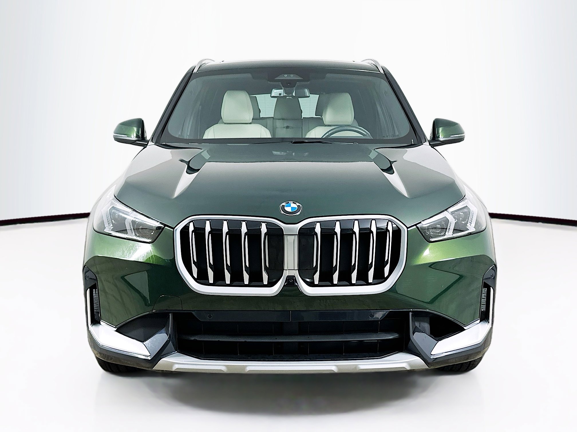 Used 2025 BMW X1 xDrive28i w/ Technology Package image 2
