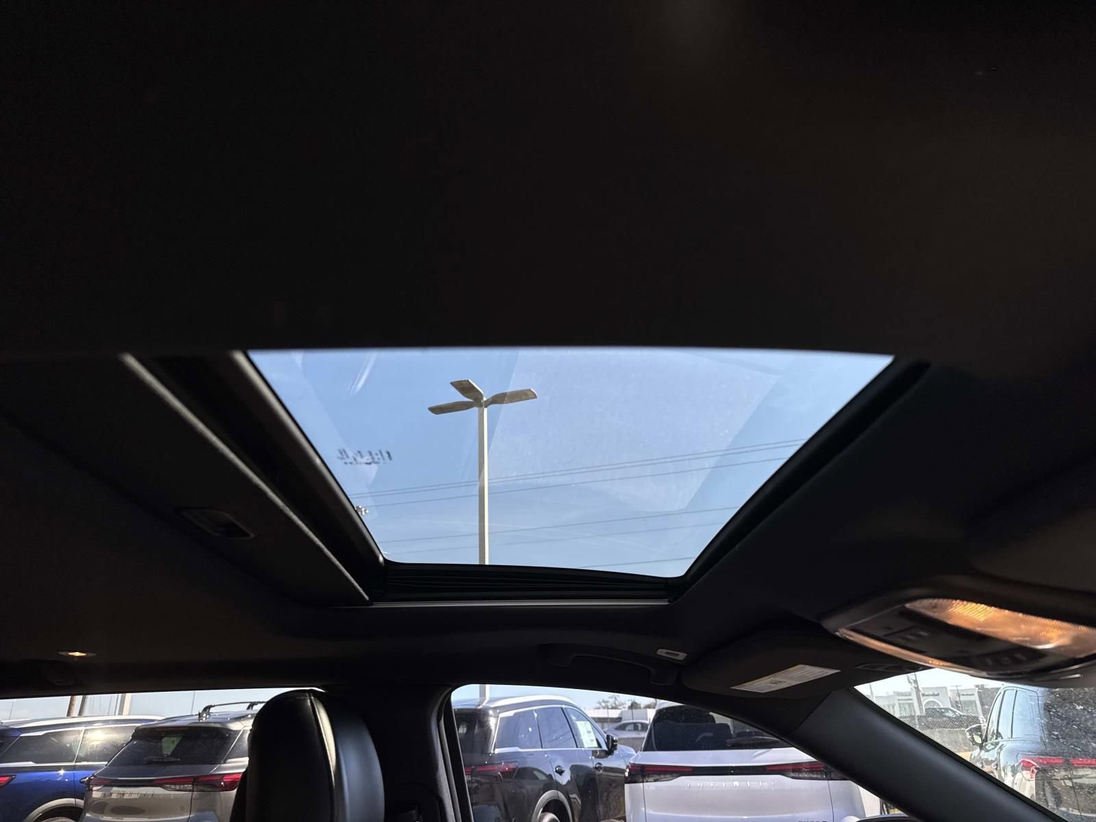 Used 2019 Jeep Grand Cherokee Limited image 11