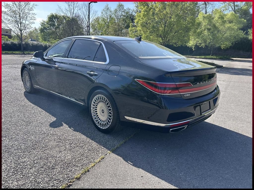 Used 2022 Genesis G90 3.3T Premium RWD image 5