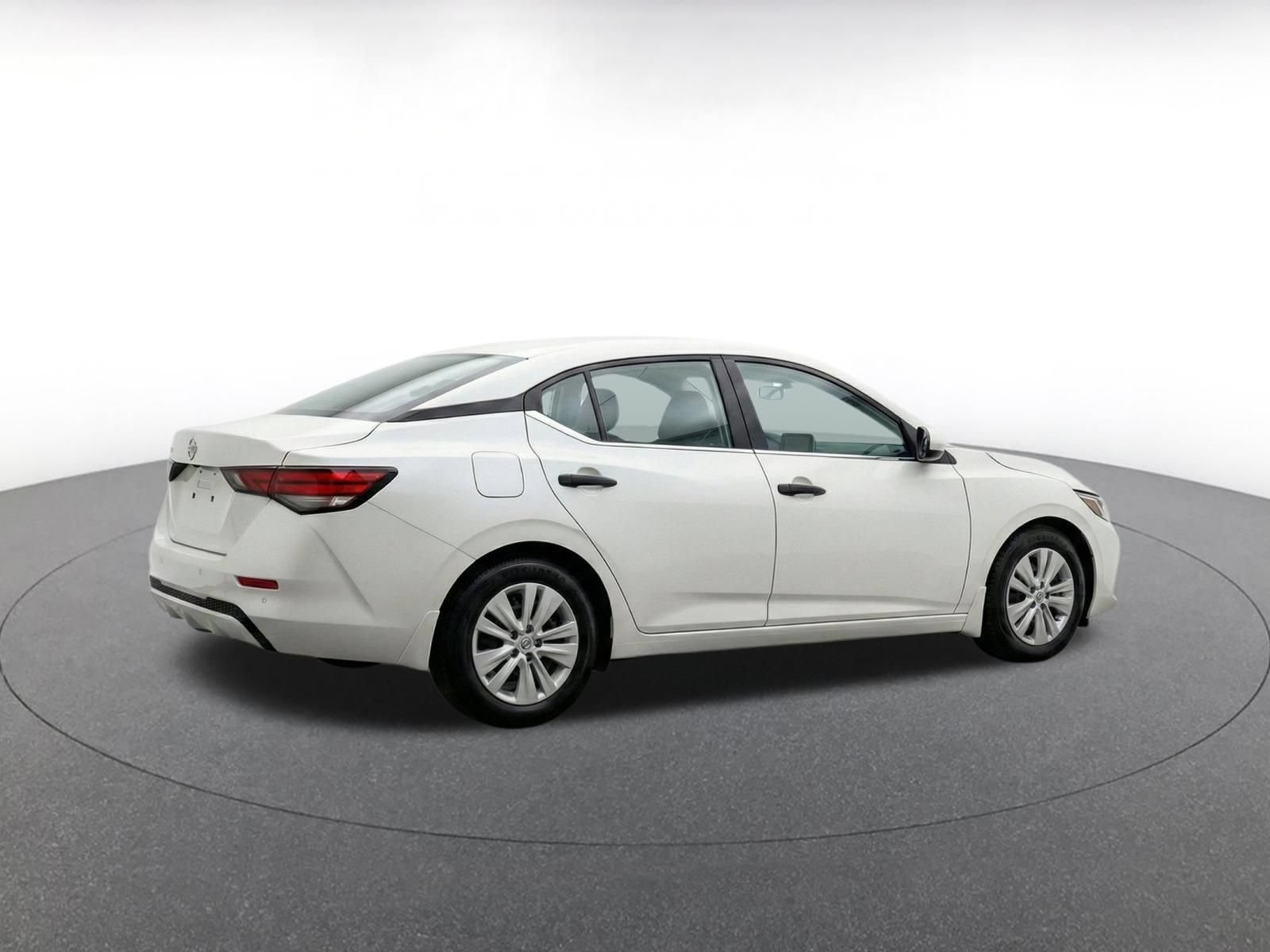 Used 2025 Nissan Sentra S FWD image 10