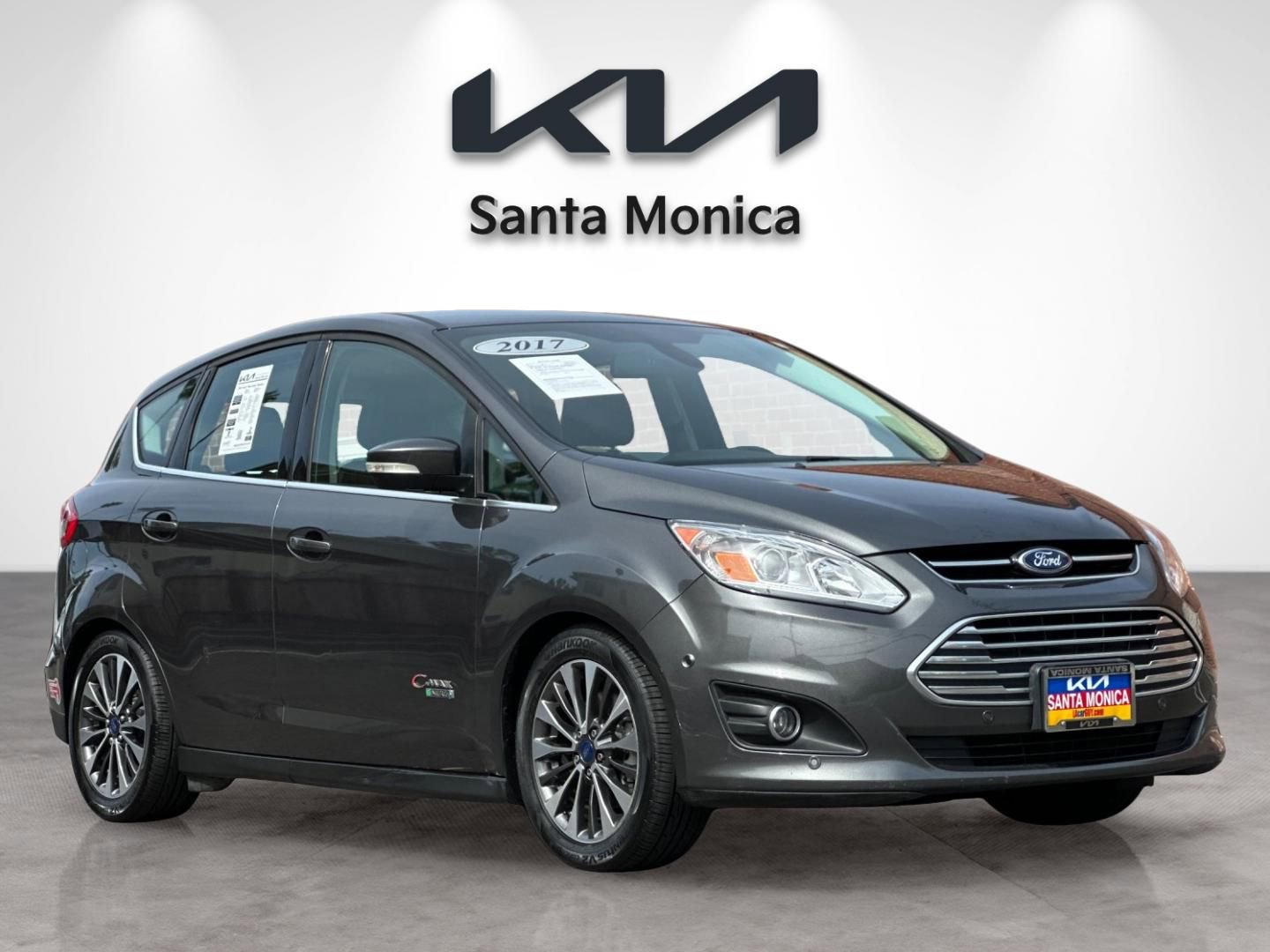 Used 2017 Ford C-MAX Energi Titanium w/ Equipment Group 501A image 8