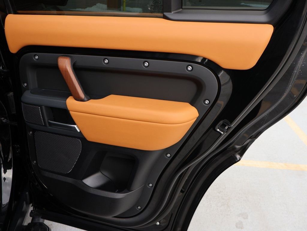 Certified 2024 Land Rover Defender 110 X image 15