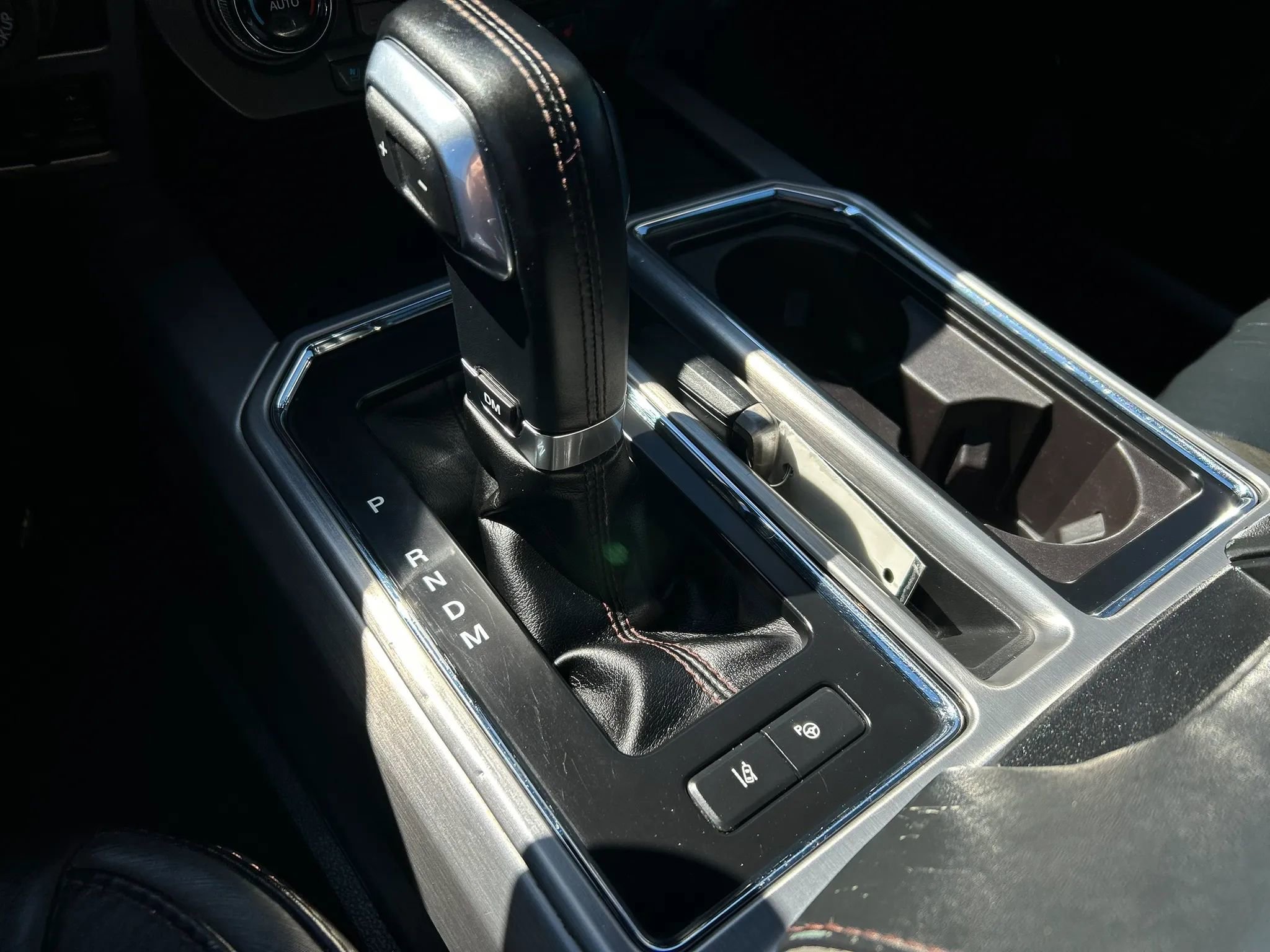 Used 2019 Ford F150 Platinum w/ Equipment Group 701A Luxury image 15