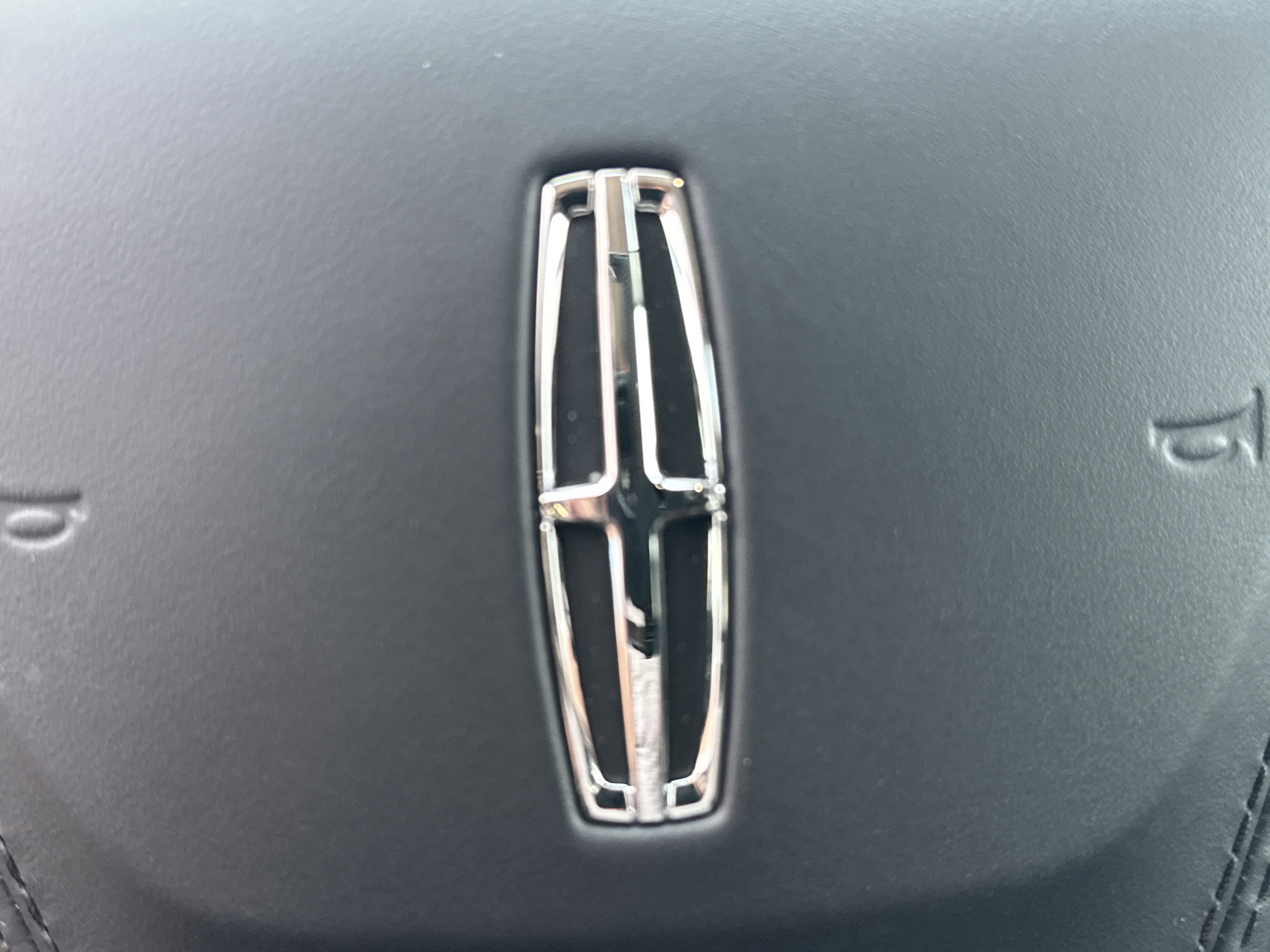 New 2026 Lincoln Aviator 2WD w/ Jet Appearance Package image 22