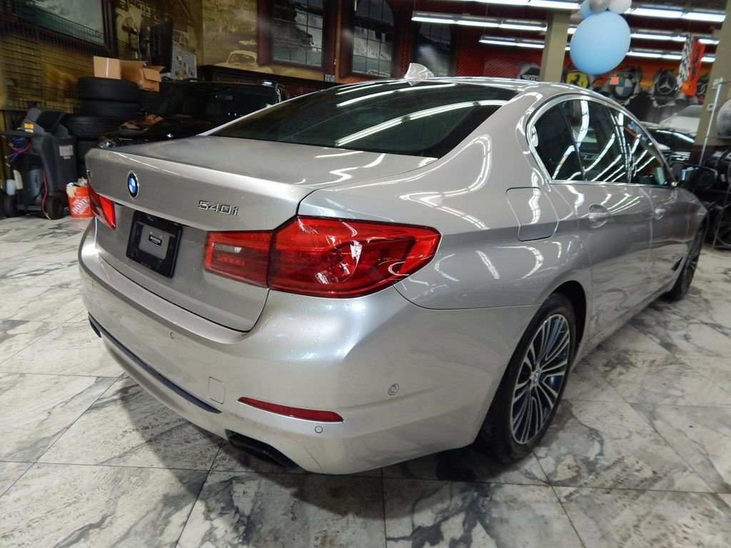 Used 2019 BMW 540i xDrive w/ Dynamic Handling Package image 4