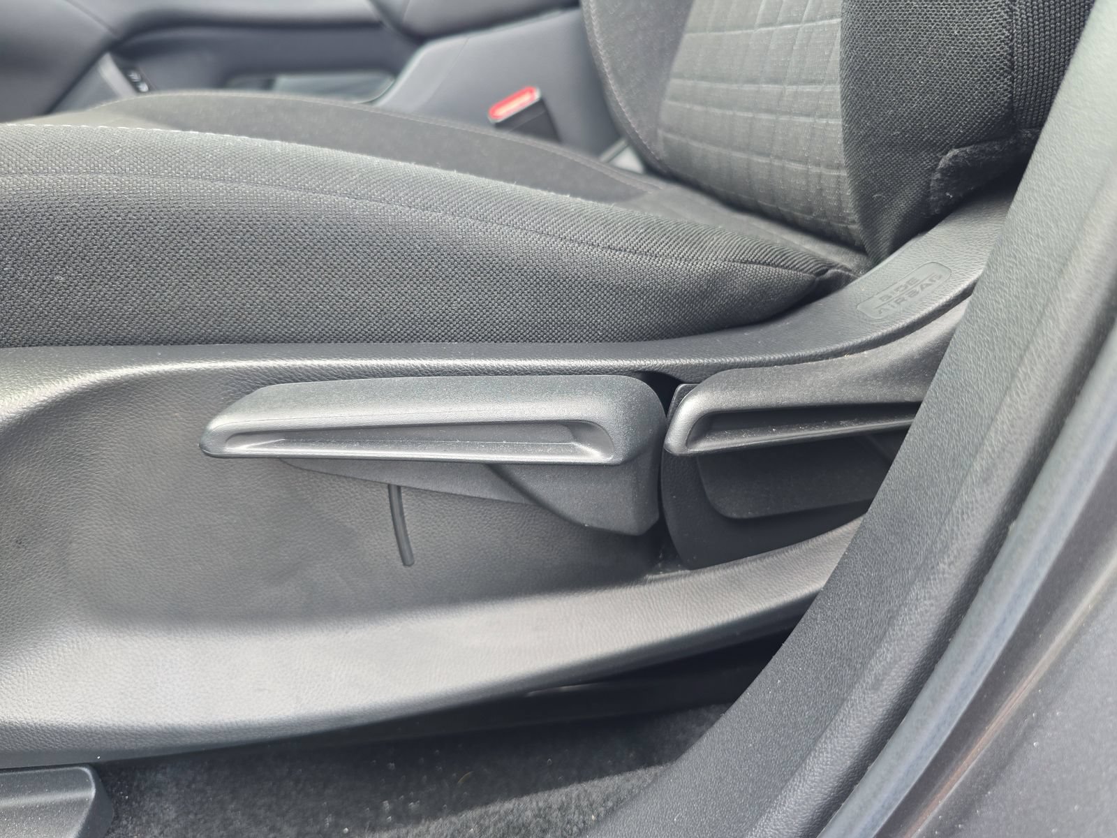 Certified 2025 Honda HR-V LX image 16