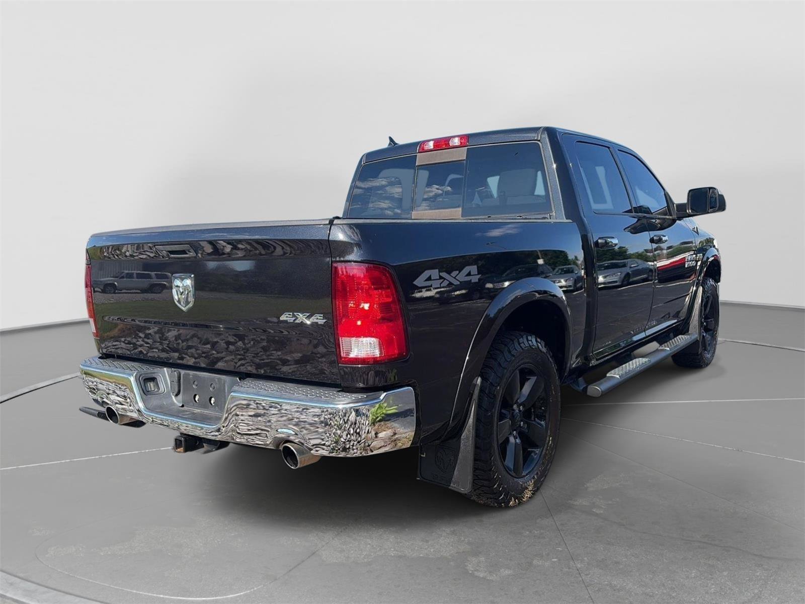 Used 2018 RAM 1500 SLT AWD/4WD image 5