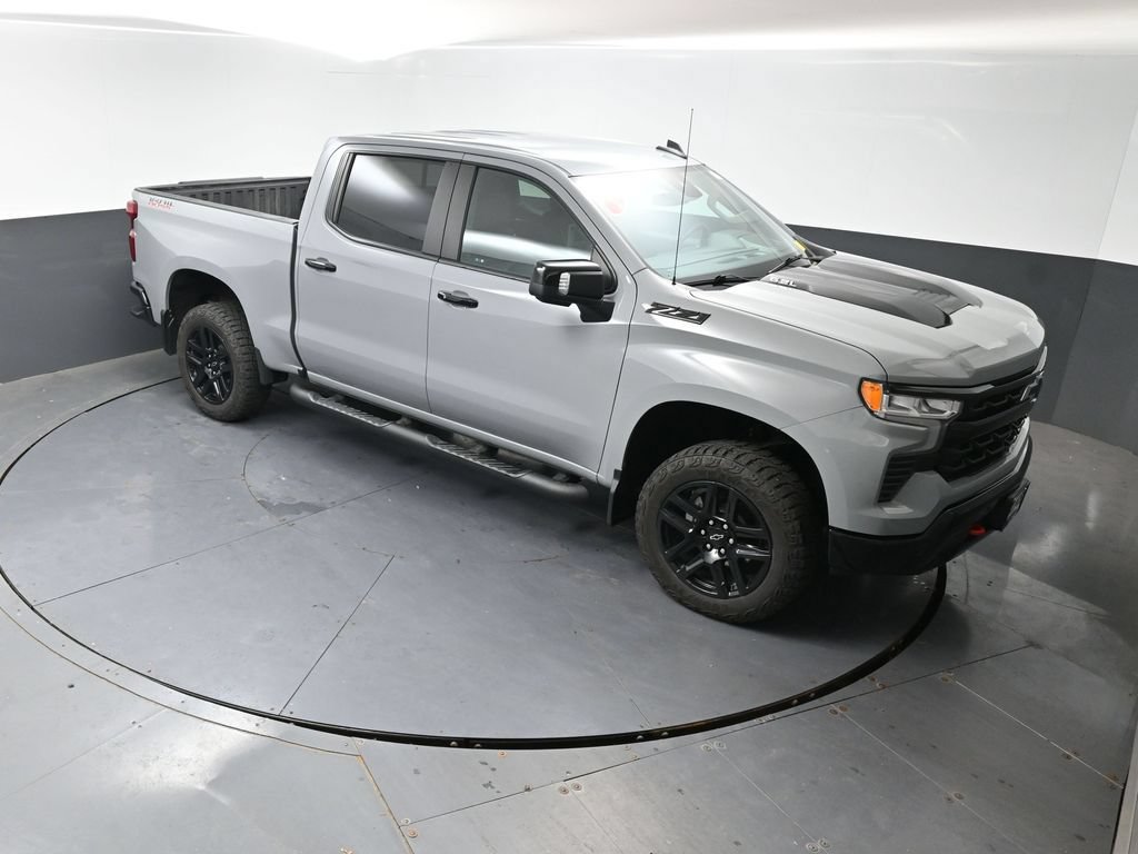Used 2024 Chevrolet Silverado 1500 LT Trail Boss w/ LT Trail Boss Premium Package AWD/4WD image 43