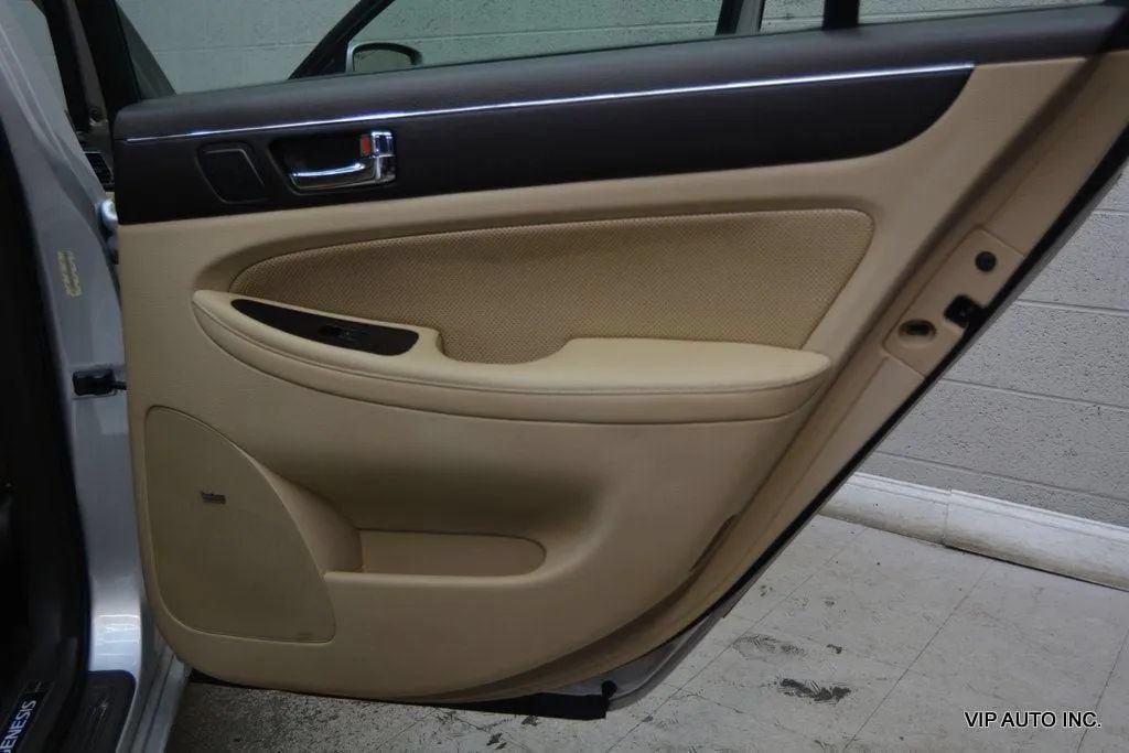 Used 2010 Hyundai Genesis 4.6 RWD image 10