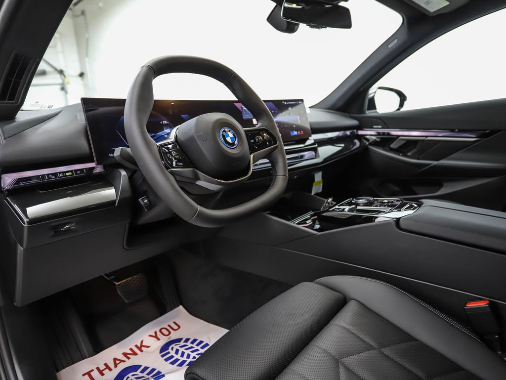 Used 2025 BMW i5 xDrive40 w/ Premium Package image 10