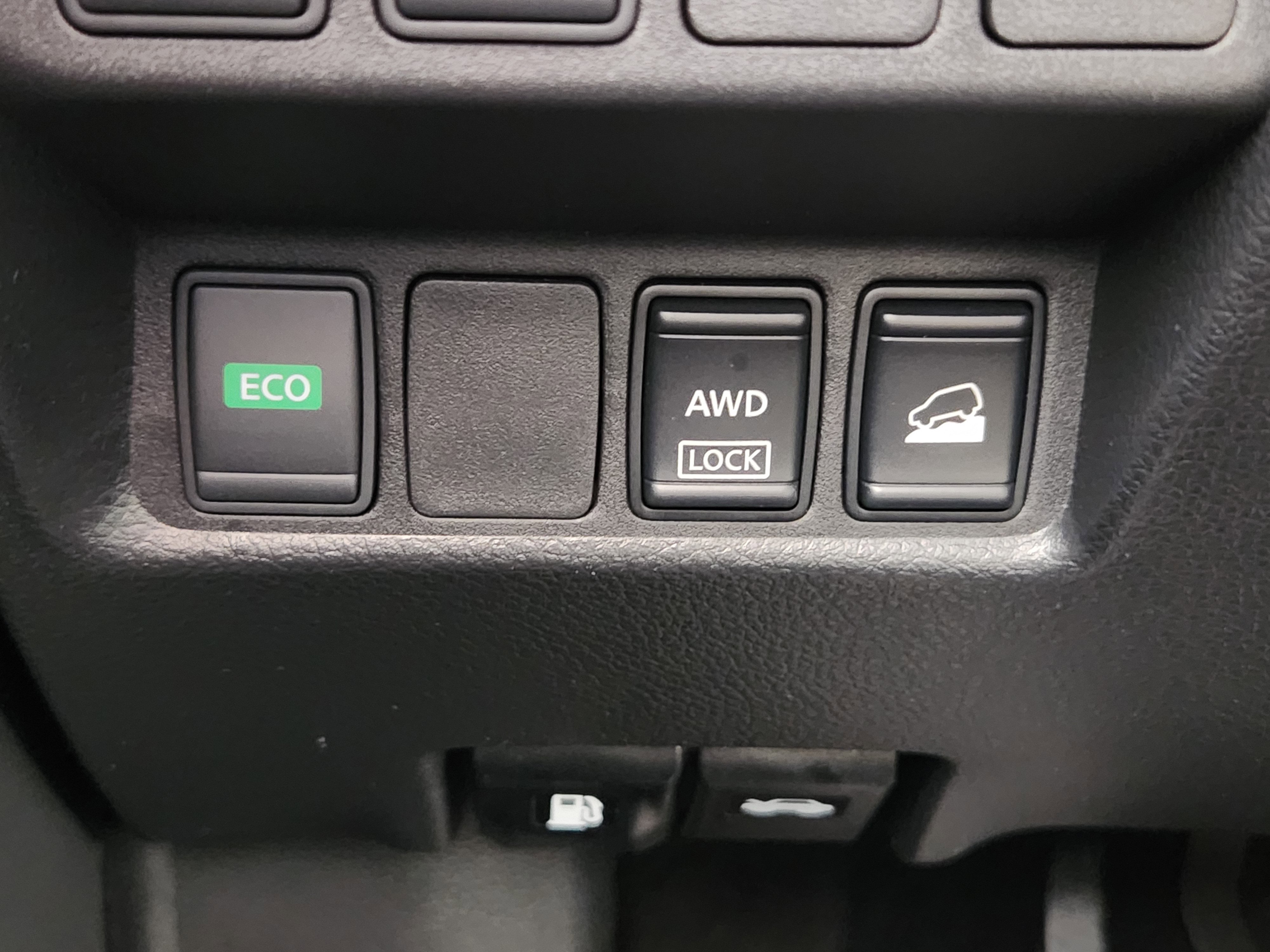 Used 2016 Nissan Rogue S image 26