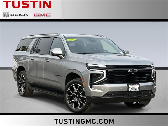Used 2025 Chevrolet Suburban RST image 1