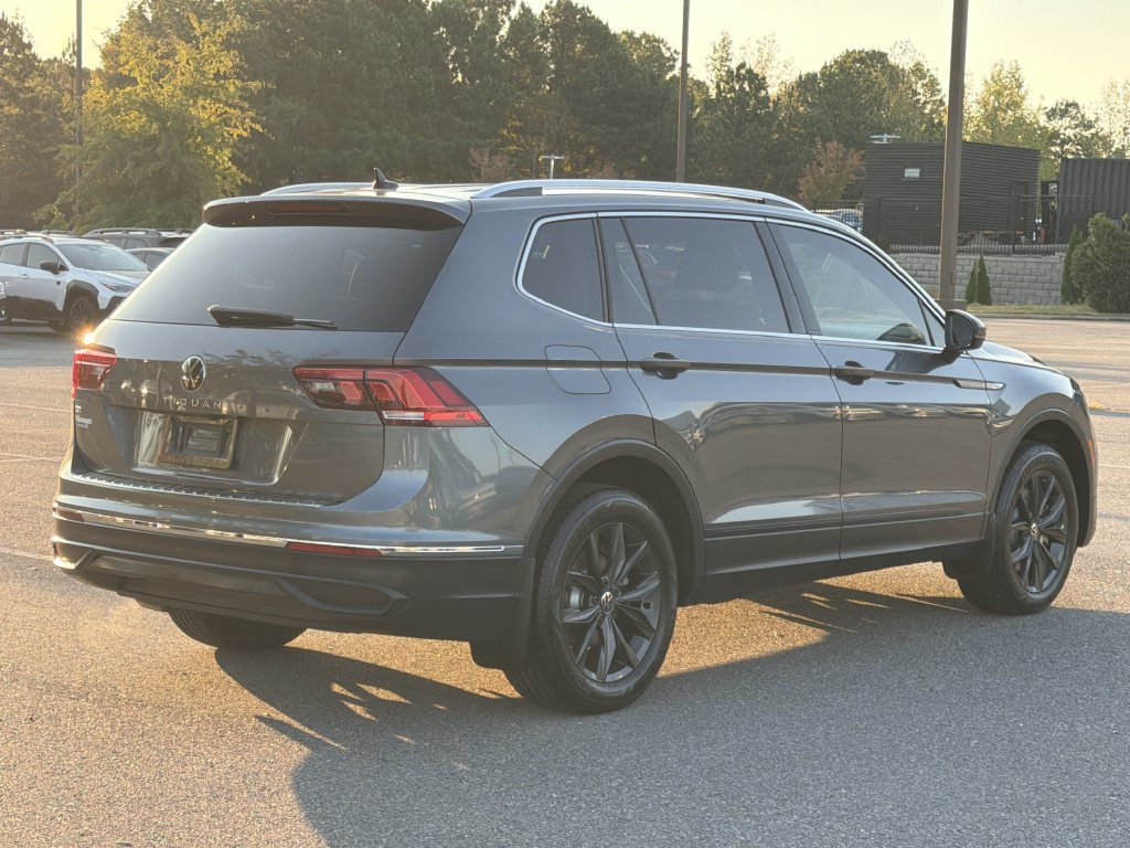 Used 2024 Volkswagen Tiguan SE FWD image 5