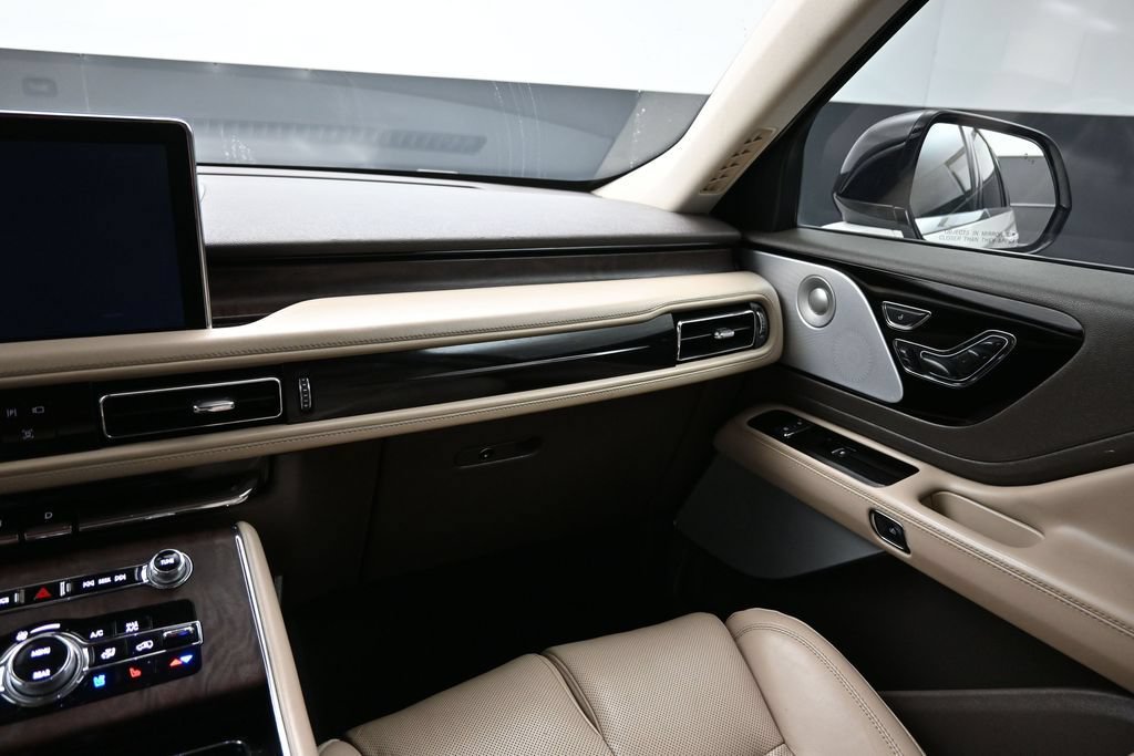 Used 2021 Lincoln Aviator Grand Touring w/ Equipment Group 302A AWD/4WD image 14