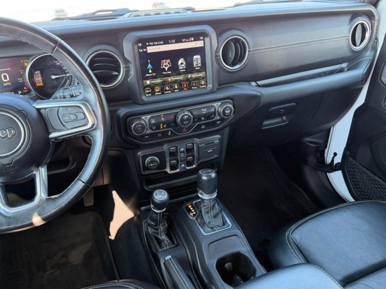 Used 2023 Jeep Wrangler Unlimited Sahara w/ Cold Weather Group AWD/4WD image 13