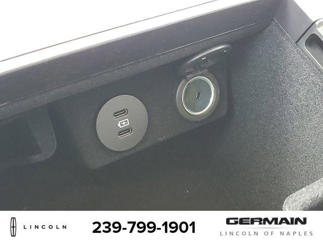 New 2025 Lincoln Aviator AWD w/ Equipment Group 101A image 31