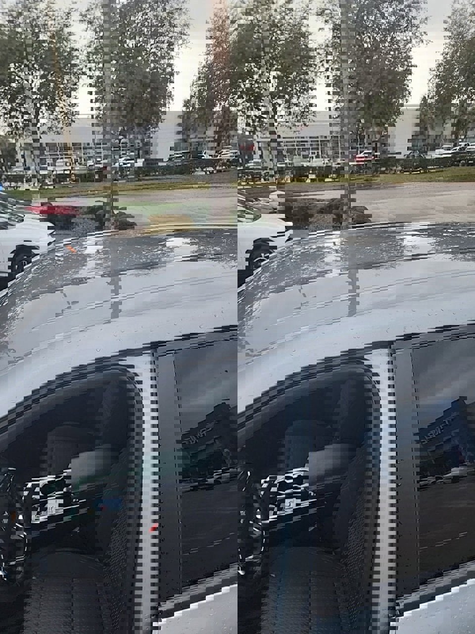 Used 2025 Chevrolet Equinox LT w/ Safety and Technology Package image 4