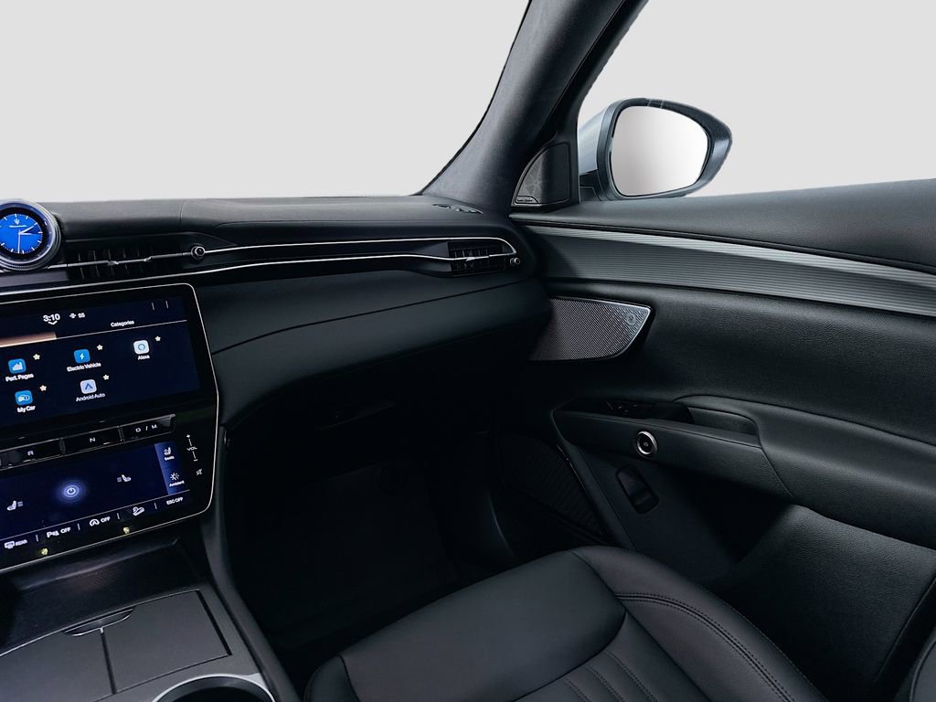 Used 2024 Maserati Grecale GT image 26