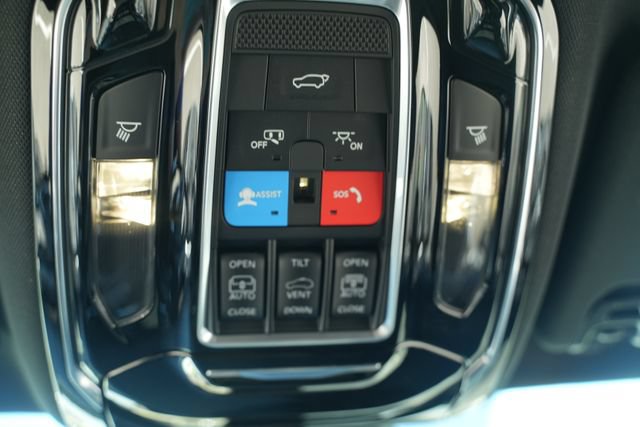 New 2026 Jeep Grand Wagoneer Summit AWD/4WD image 40