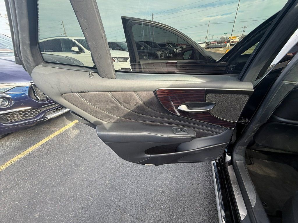 Used 2020 Lexus LS 500 AWD w/ Luxury Package image 18
