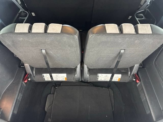 Used 2017 Ford Explorer XLT w/ Equipment Group 202A AWD/4WD image 27