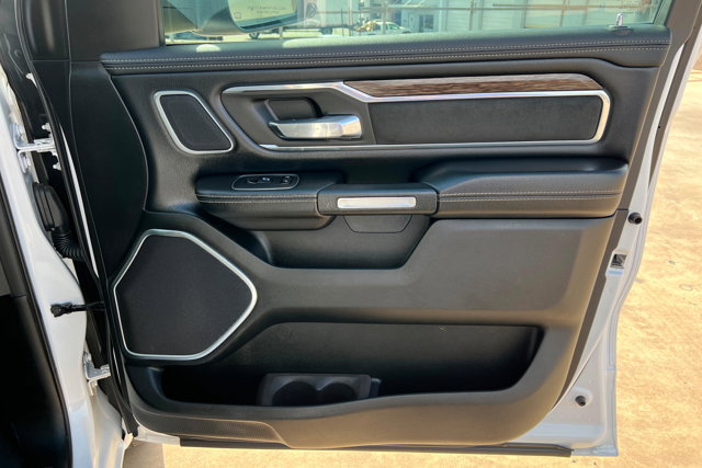 Used 2019 RAM 1500 Laramie AWD/4WD image 14