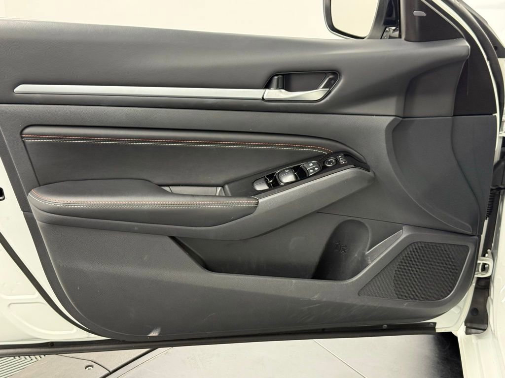 Used 2023 Nissan Altima 2.0 SR image 12