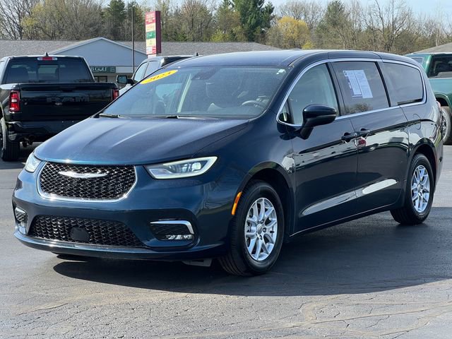 Used 2023 Chrysler Pacifica Touring-L FWD image 45