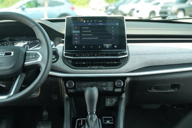 Used 2024 Jeep Compass Sport AWD/4WD image 29