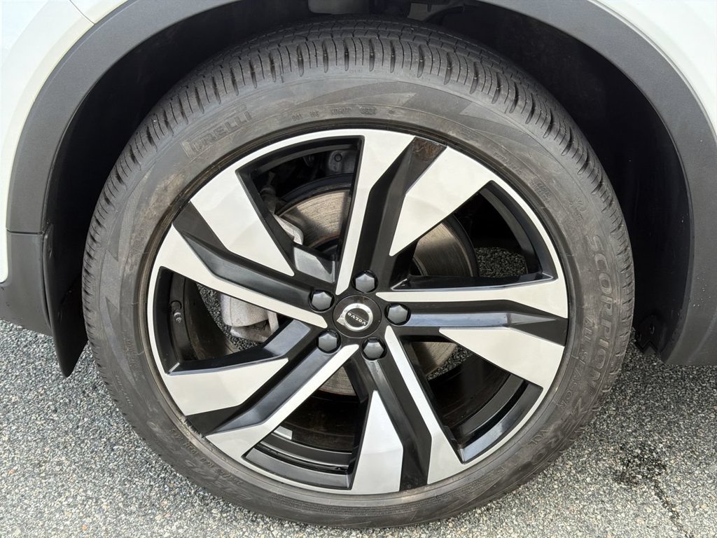 Certified 2023 Volvo XC40 B5 Plus w/ Protection Package Premier AWD/4WD image 10