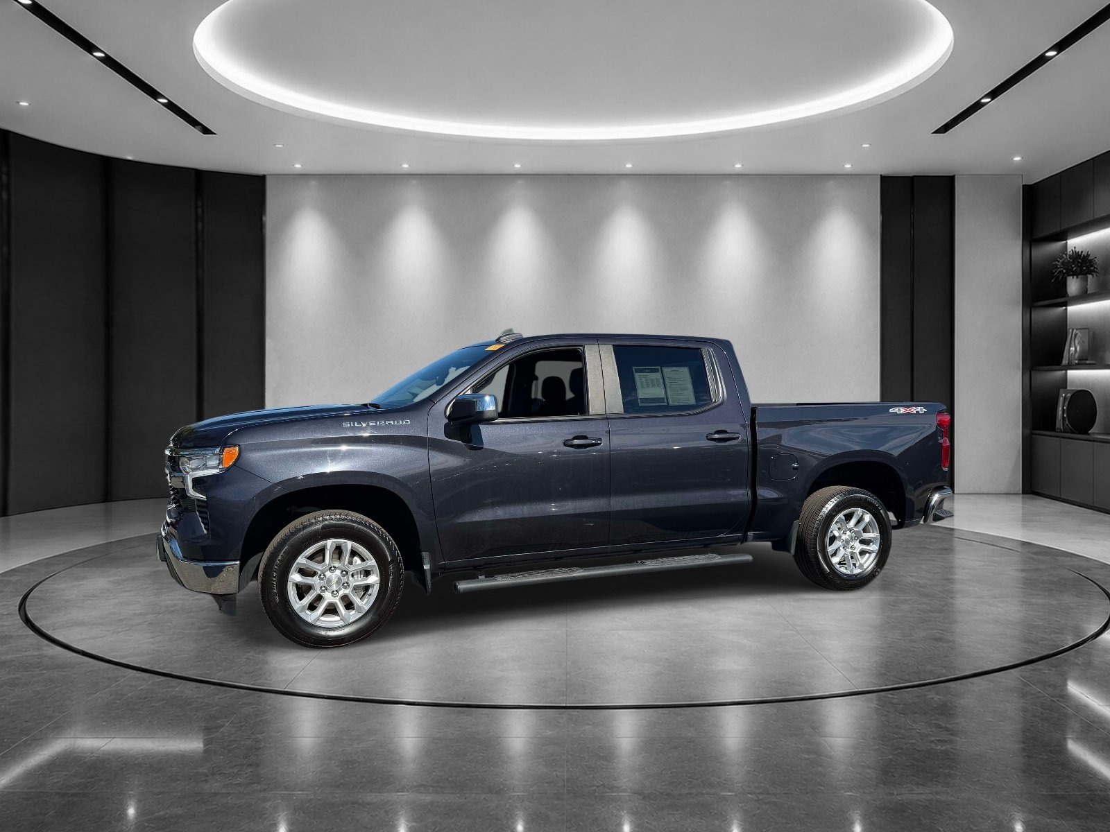 Used 2024 Chevrolet Silverado 1500 LT AWD/4WD image 3