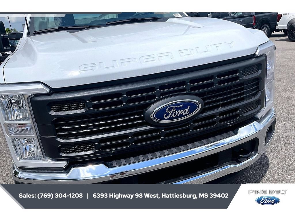 New 2025 Ford F250 XL w/ XL Chrome Package RWD image 22