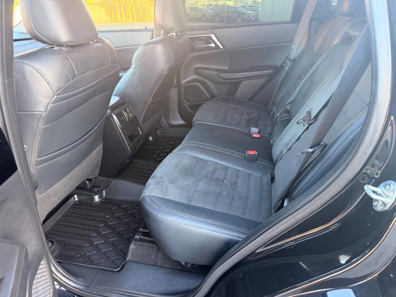 Used 2022 Mitsubishi Outlander SE FWD image 26