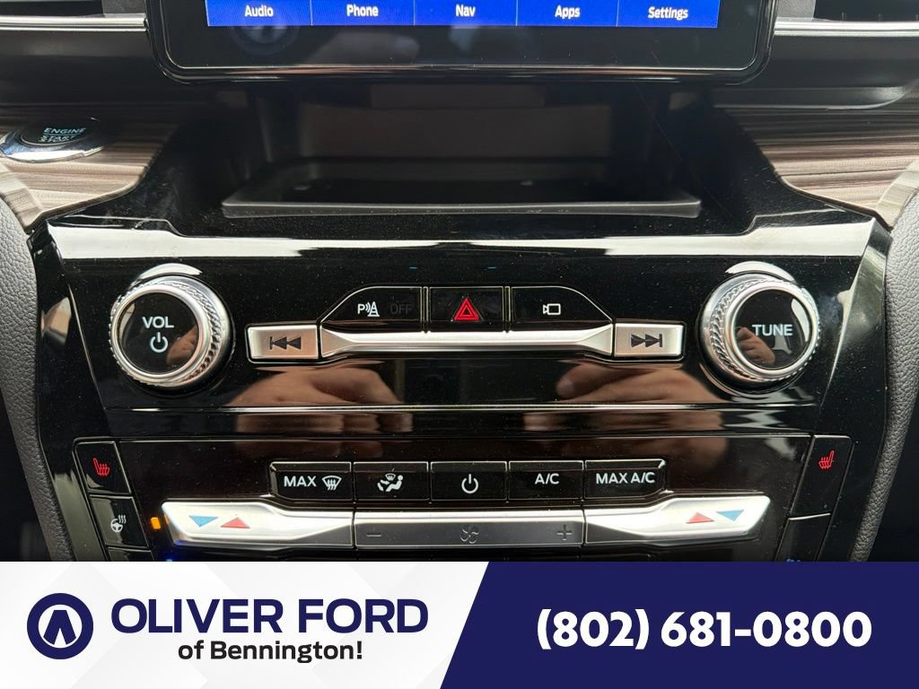 Used 2023 Ford Explorer Limited AWD/4WD image 29
