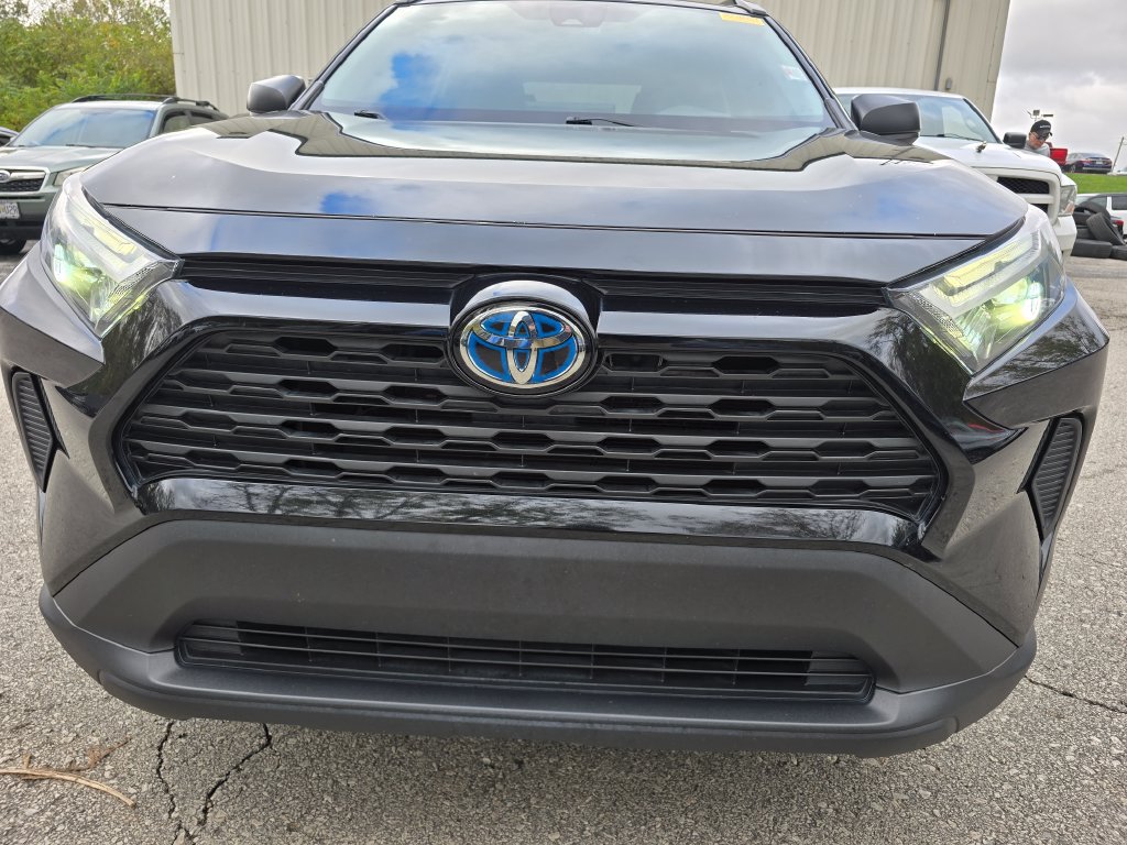 Used 2024 Toyota RAV4 LE AWD/4WD image 13