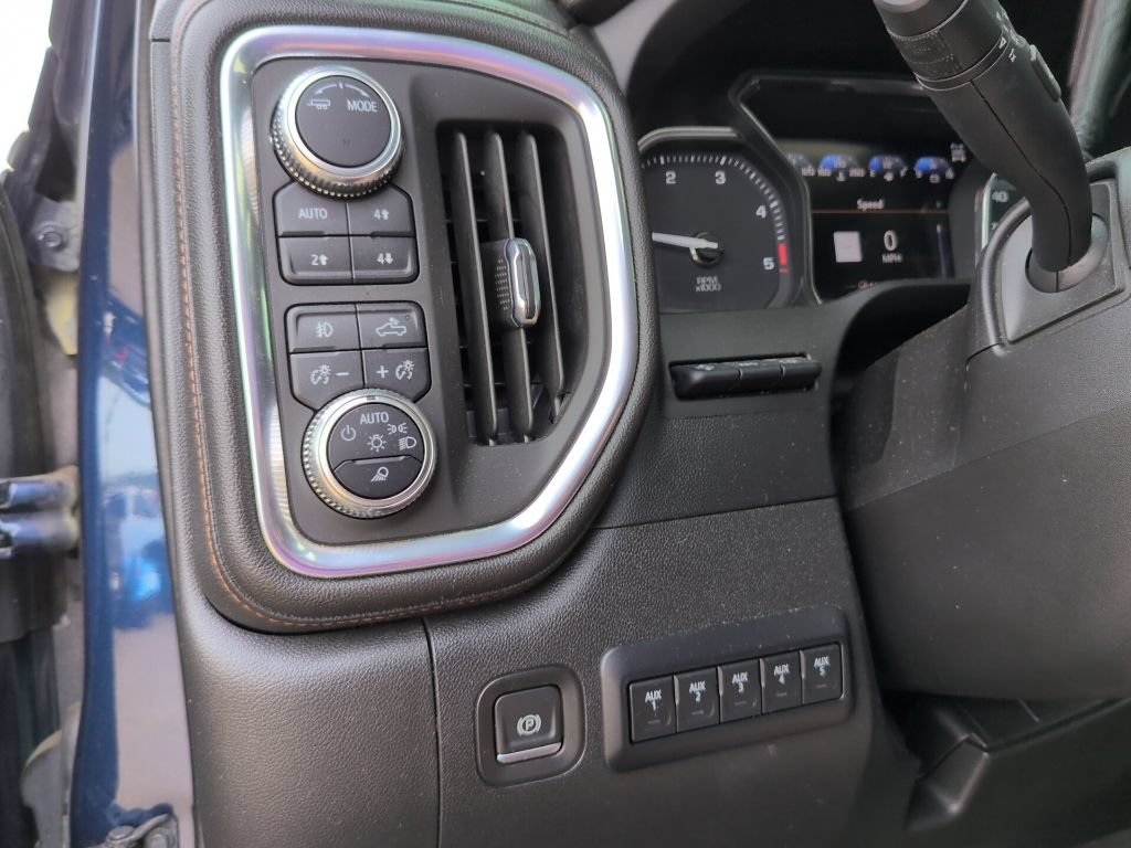 Used 2022 GMC Sierra 2500 AT4 w/ AT4 Premium Plus Package AWD/4WD image 22
