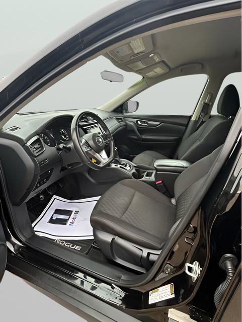 Used 2020 Nissan Rogue SV image 13