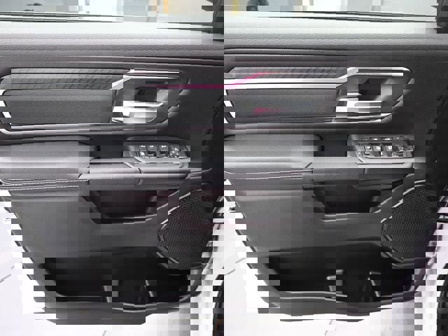 New 2026 RAM 1500 4x4 Crew Cab image 31