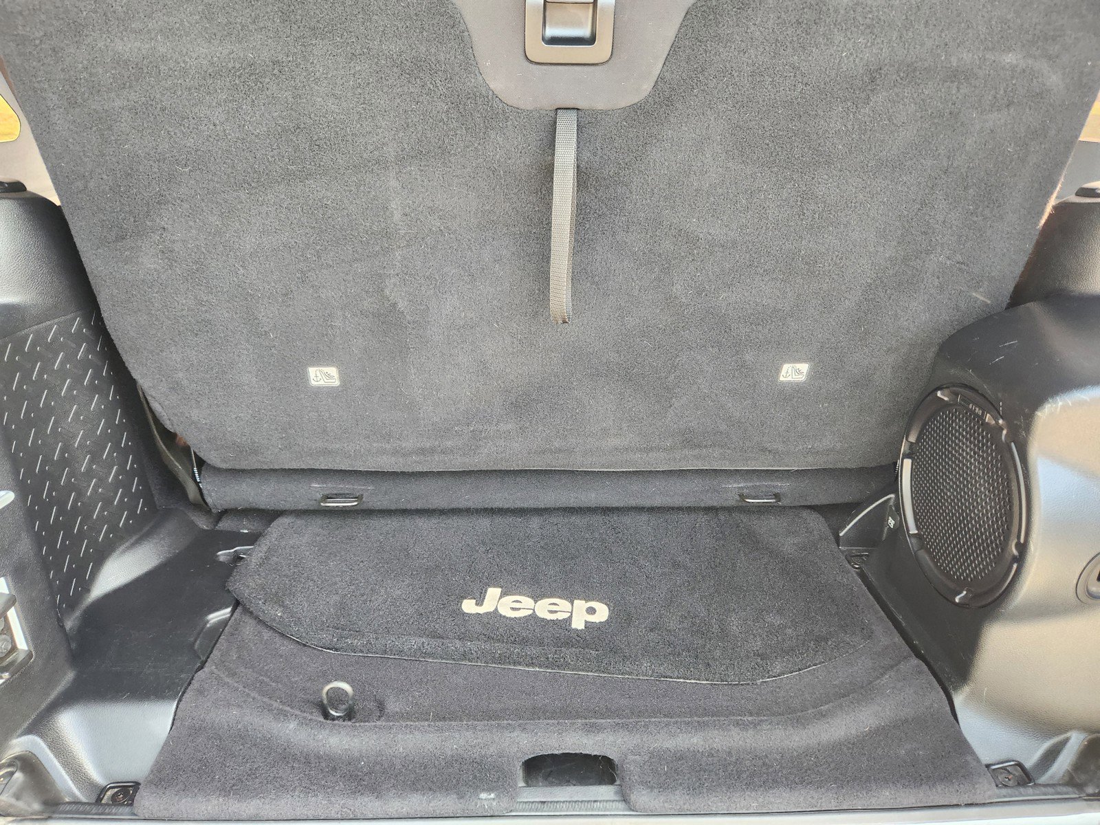 Used 2014 Jeep Wrangler Sahara image 21