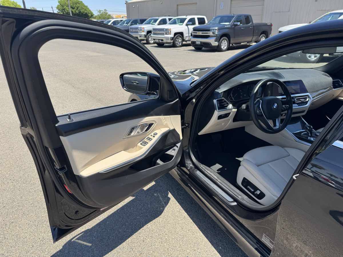 Used 2021 BMW 330i Sedan w/ Convenience Package RWD image 22