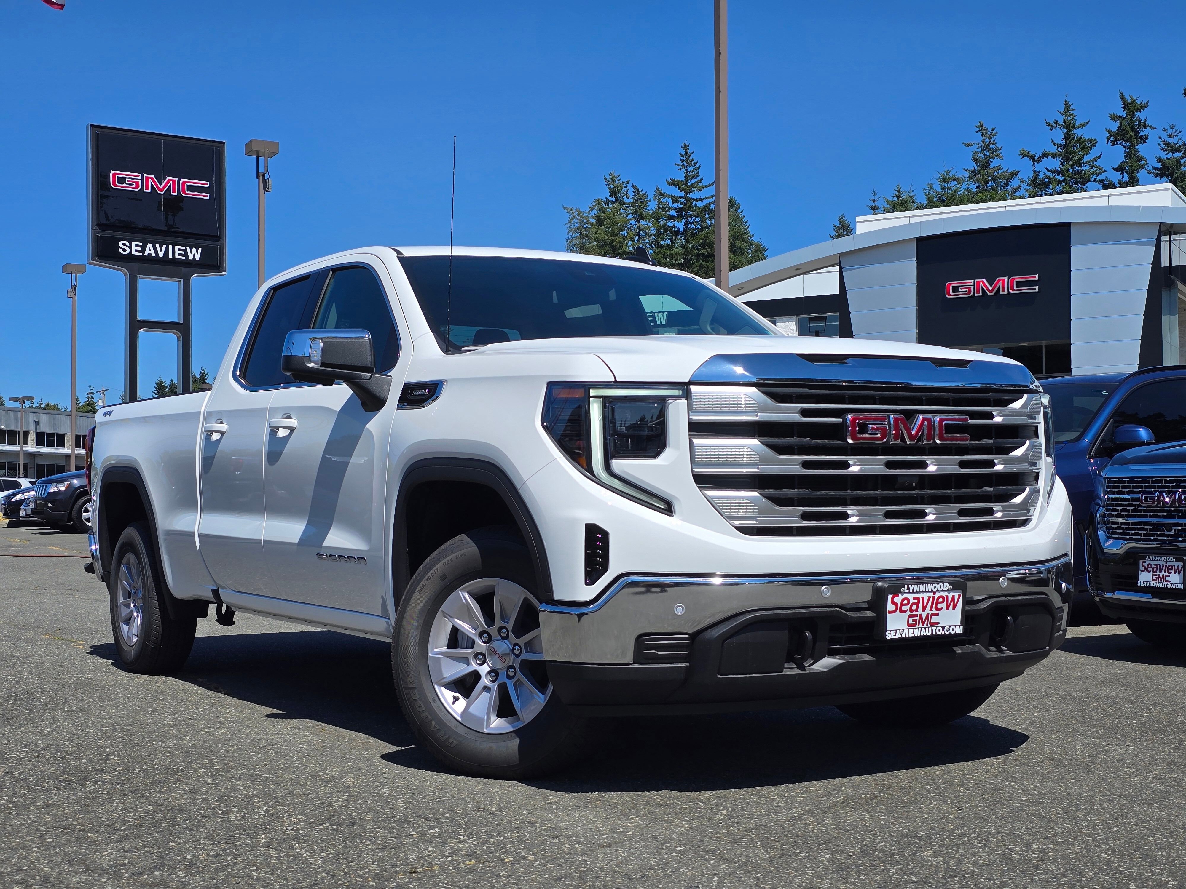 New 2025 GMC Sierra 1500 SLE w/ Preferred Package