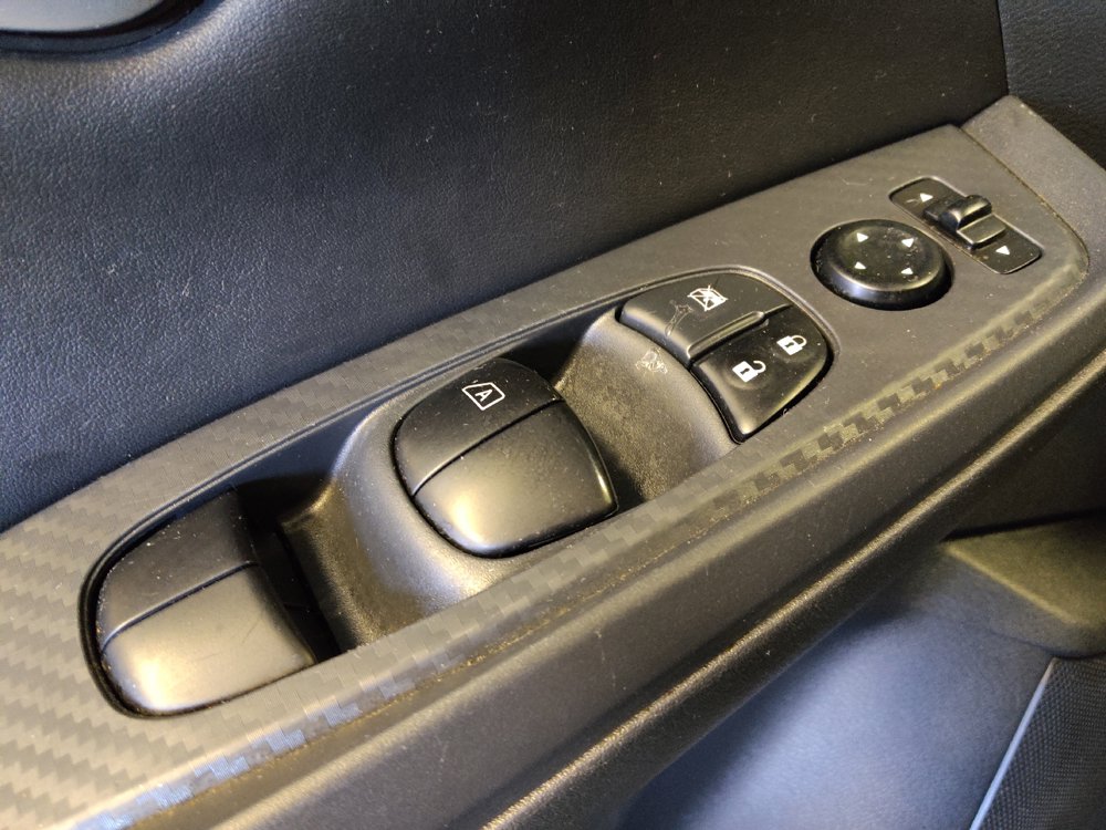 Used 2025 Nissan Sentra SV FWD image 27