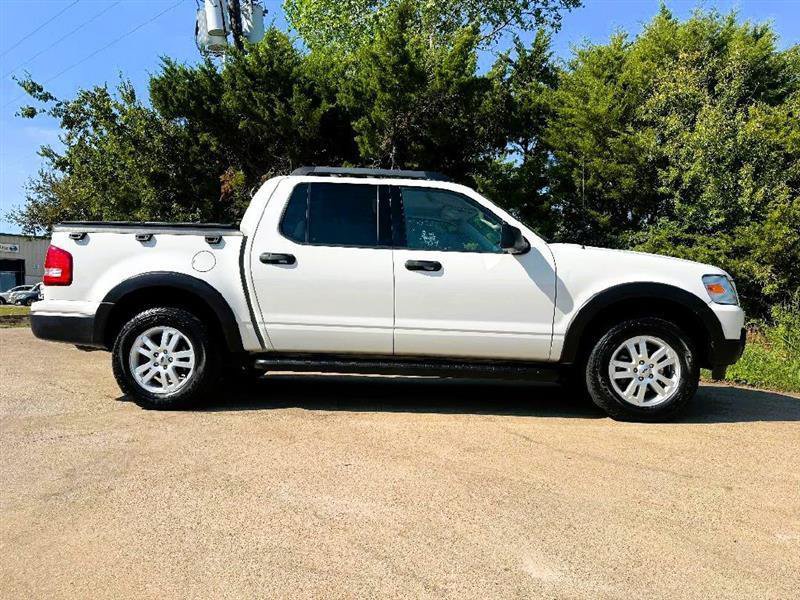 Used 2010 Ford Explorer Sport Trac XLT RWD image 4