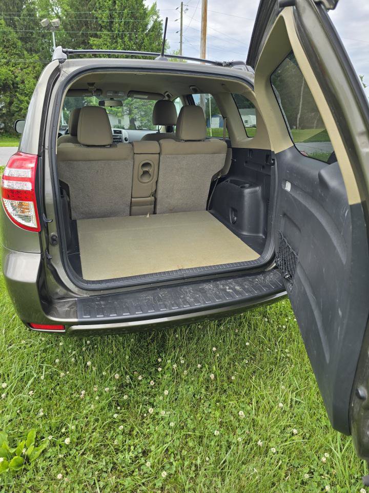 Used 2012 Toyota RAV4 4WD w/ Value Pkg image 7
