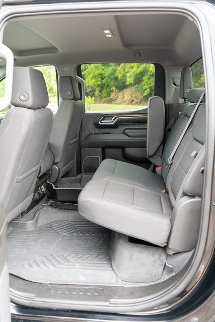 Used 2023 Chevrolet Silverado 1500 RST image 12