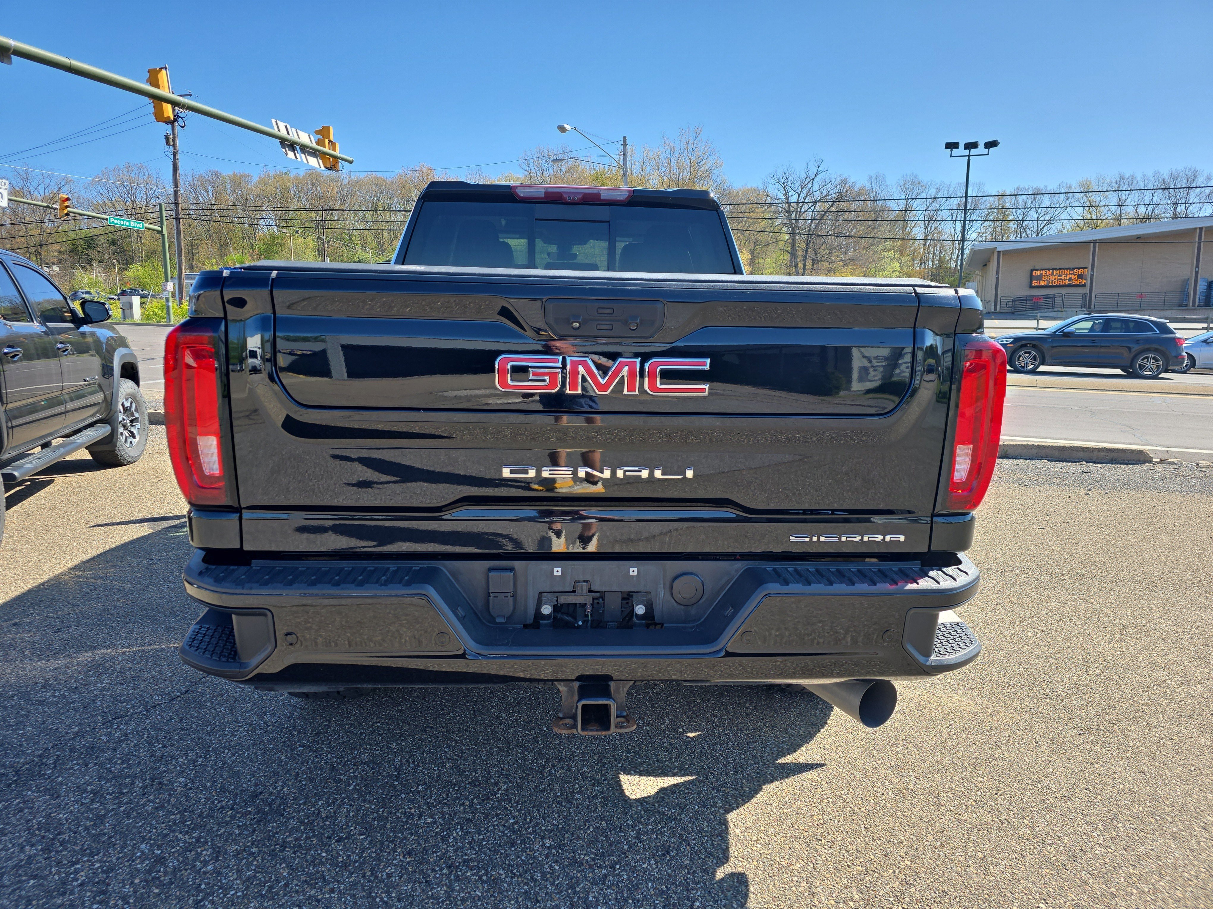 Used 2022 GMC Sierra 2500 Denali w/ Denali Ultimate Package AWD/4WD image 4