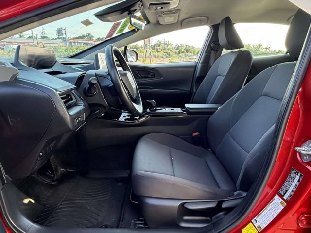 Used 2024 Toyota Prius LE FWD image 8